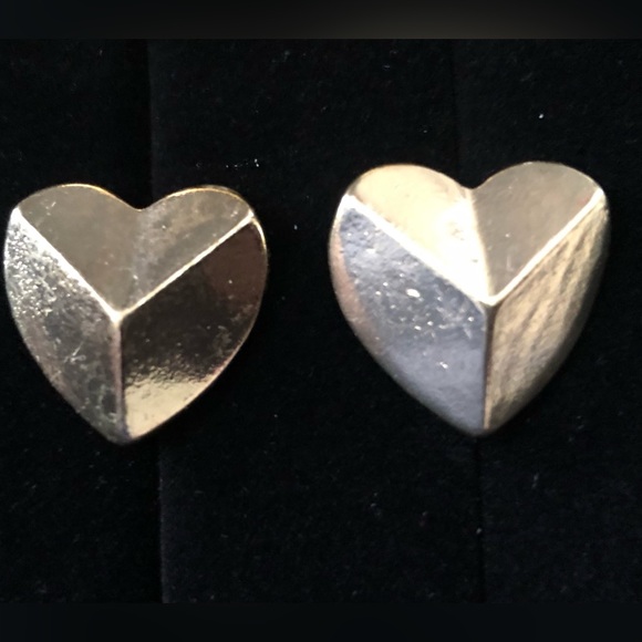 Vintage gold tone heart earring lot- 3 pairs stud etched design, AVON drop style - Picture 8 of 11